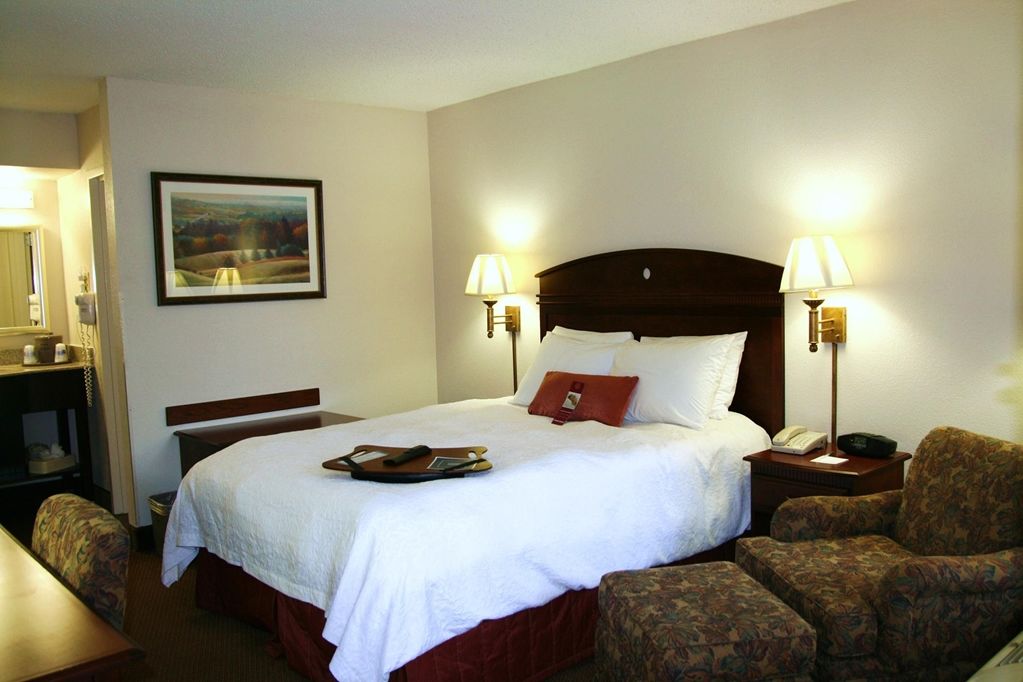 Hampton Inn Dalton Oda fotoğraf
