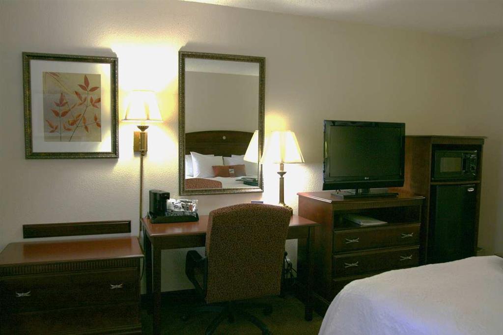 Hampton Inn Dalton Oda fotoğraf