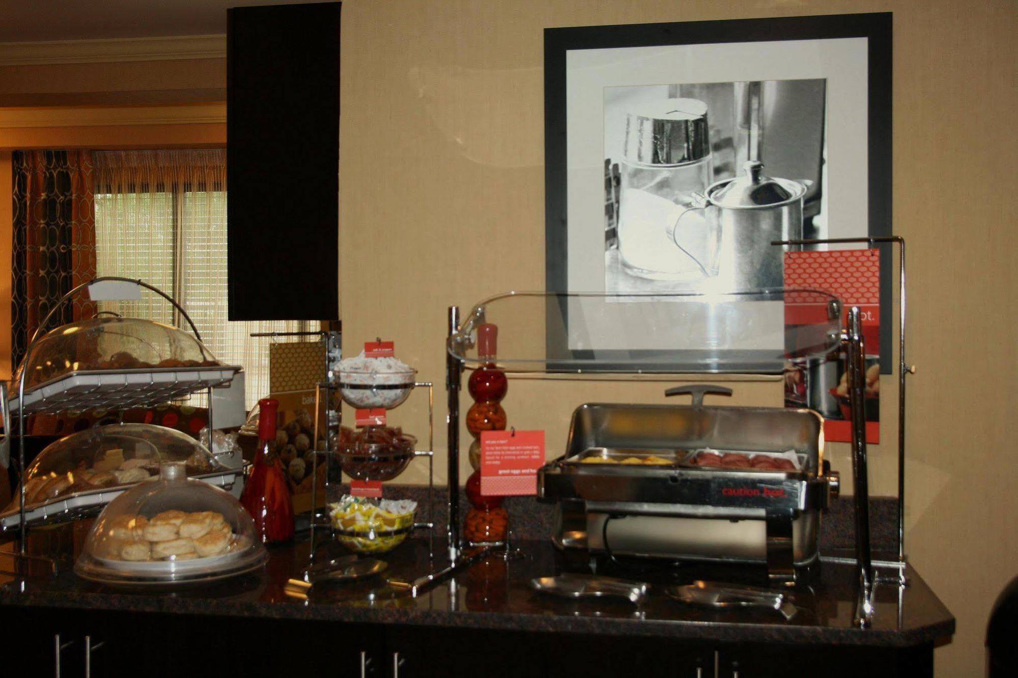 Hampton Inn Dalton Restoran fotoğraf